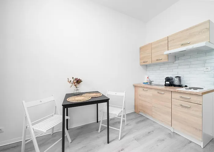 Cozy Near דירה פראג