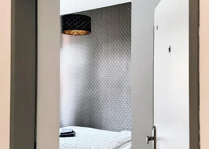 Cozy Near פראג