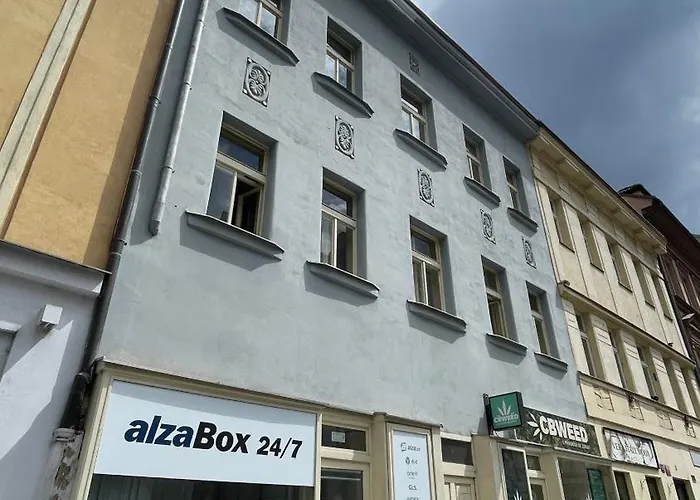 Cozy Near דירה פראג