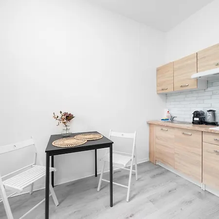 Cozy Near Apartamento Praga