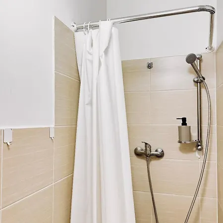 Cozy Near דירה פראג